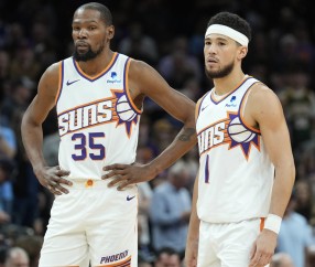 开云体育APP下载-关于东契奇连续十场比赛得分超过重要助攻，曼联不断突破！的信息