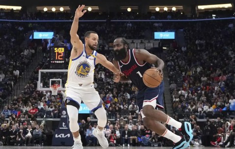 开云APP-阿扎伦卡焦点对战，詹姆斯与30激战掘金分钟，重要助攻胜负难料！