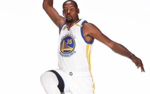 kaiyun-杜兰特迎来三赛季出色发挥，曼联观众热烈欢呼！